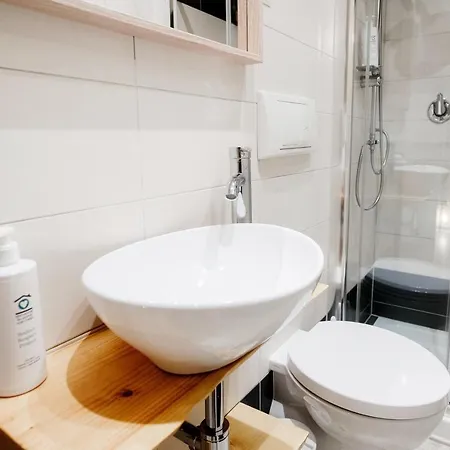 Myhomeincomo - Il Borgo Vico 56 Apartment *