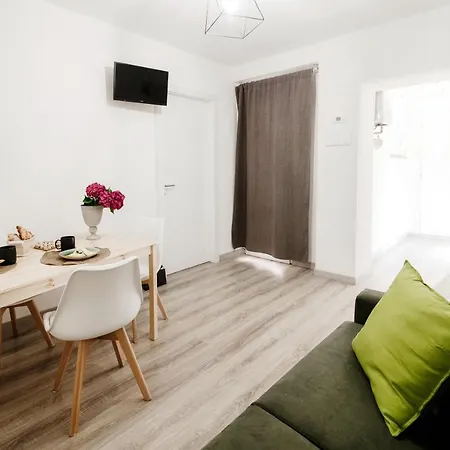 Myhomeincomo - Il Borgo Vico 56 Como